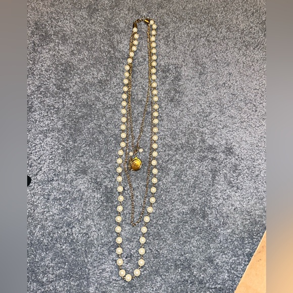 Multi layered locket necklace - Picture 2 of 3